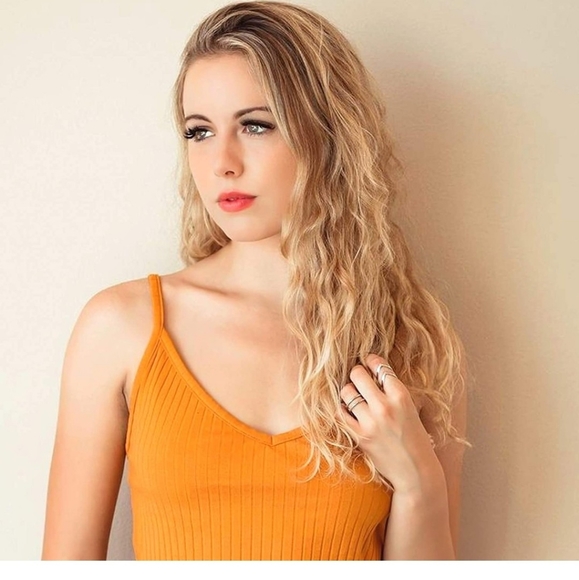NEW 24 Inches Ombre Blonde
Natural Wave main image 5